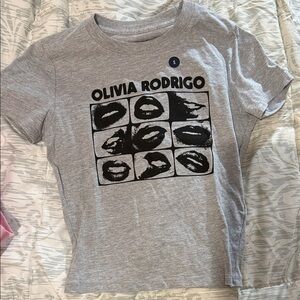 Olivia Rodrigo Gray Top